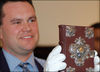 _44299521_gall_auction3.jpg
